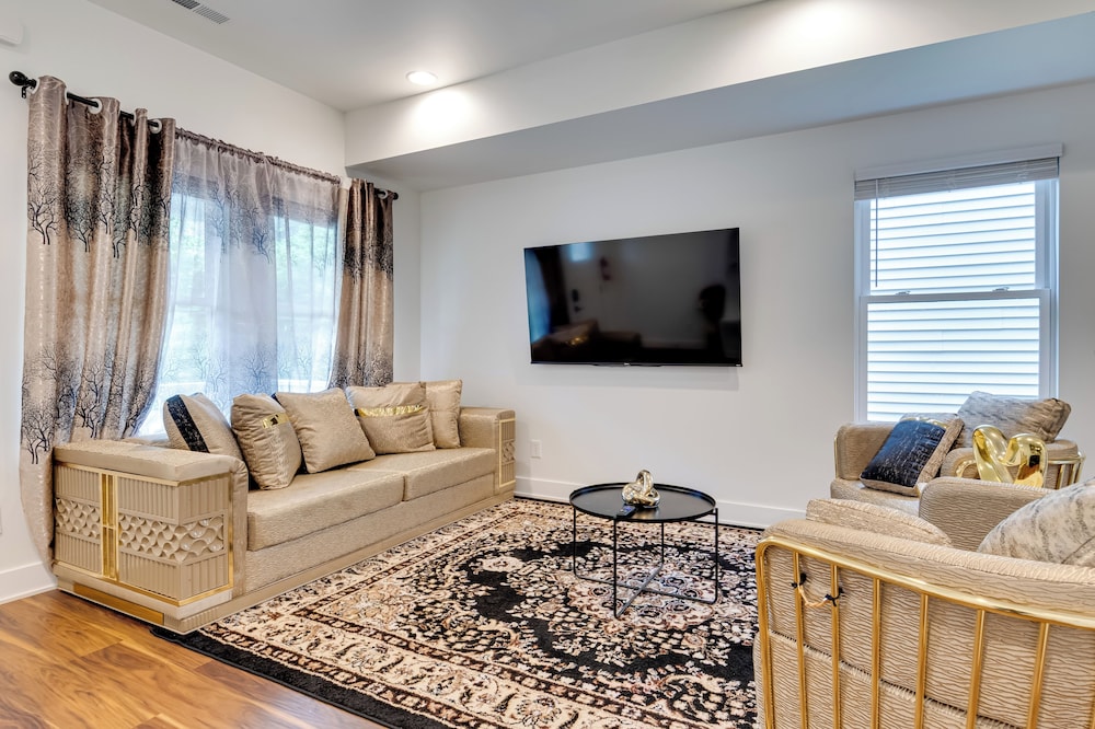 Central Indy Retreat In Walkable Location!