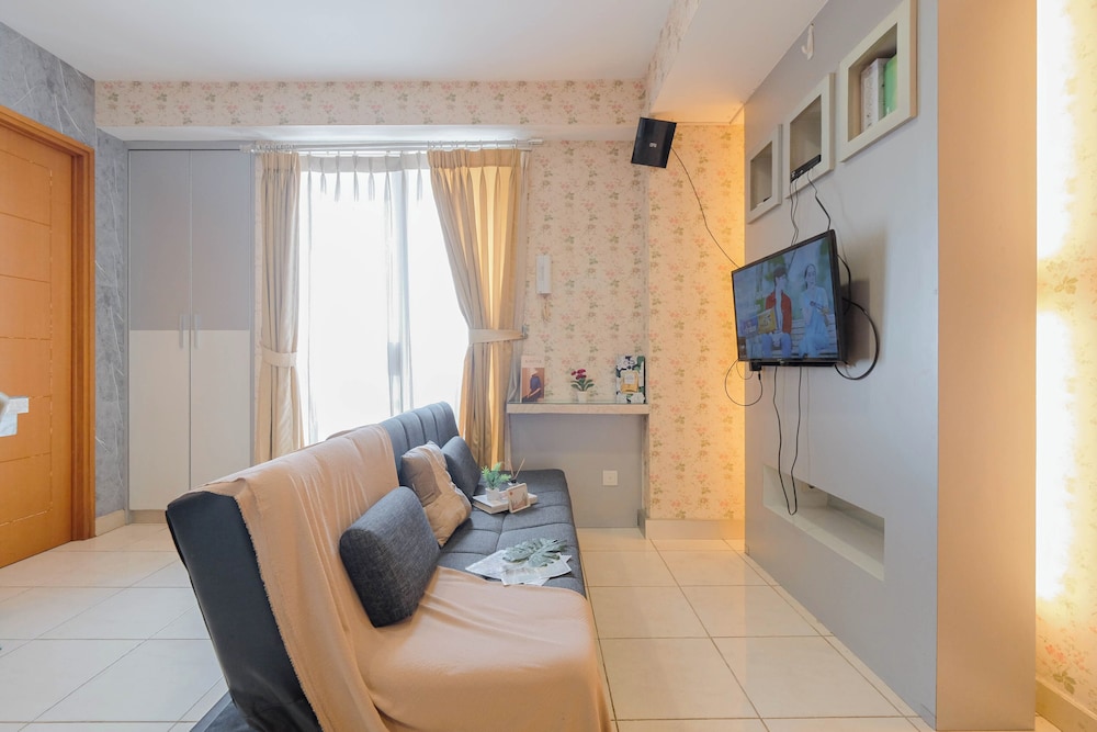 2Br Apartment Connected To Mall At Cinere Bellevue Suites