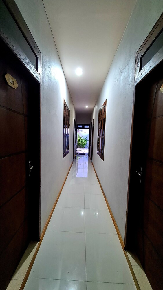 Jerrys Dive Lodge photo 2