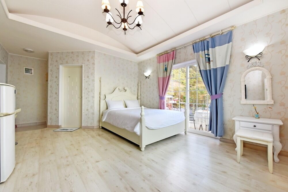Namhae Bluemare Pension