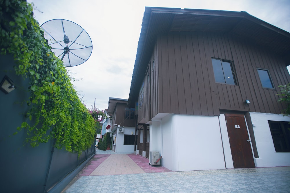 Photo 8