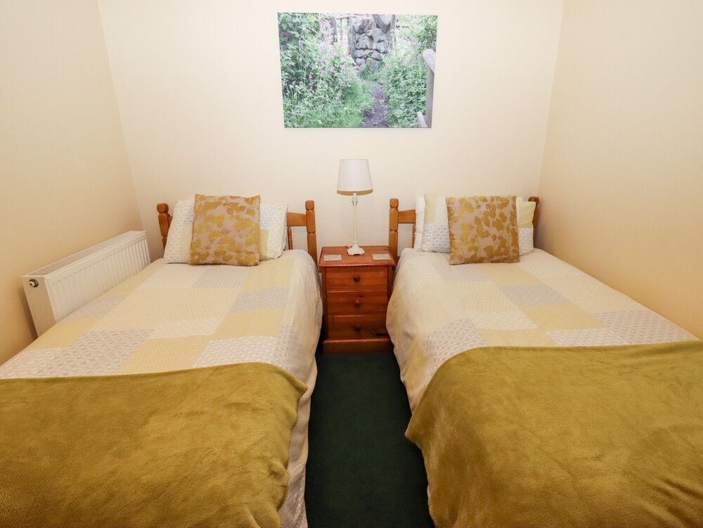 Stoke-on-trent Vacations - Meadow Place - Property Image 13