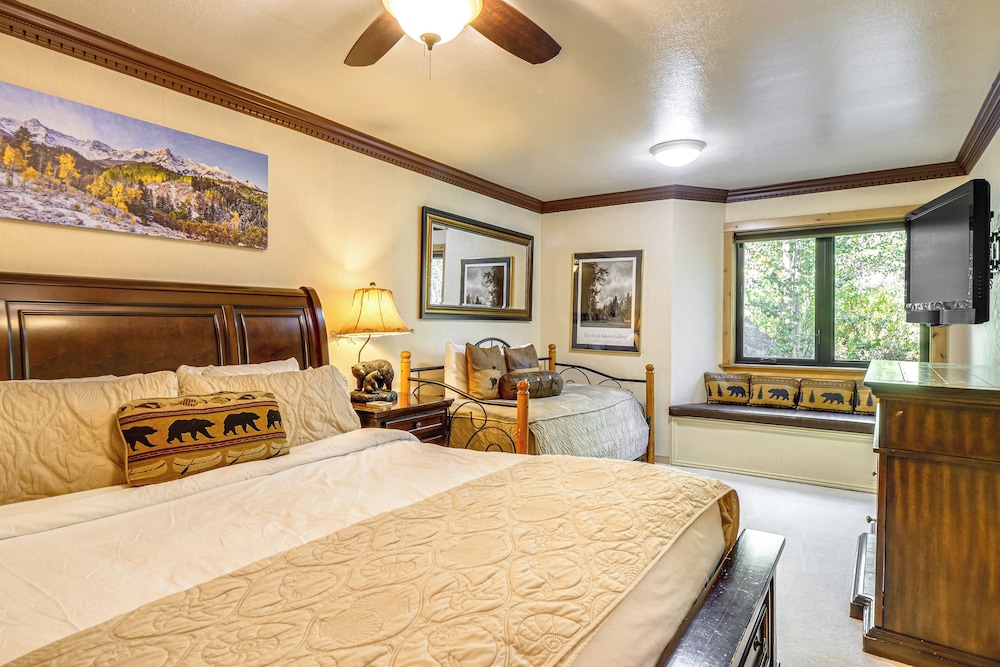 Steps to Ski Shuttle: Breckenridge Home w/ Hot Tub