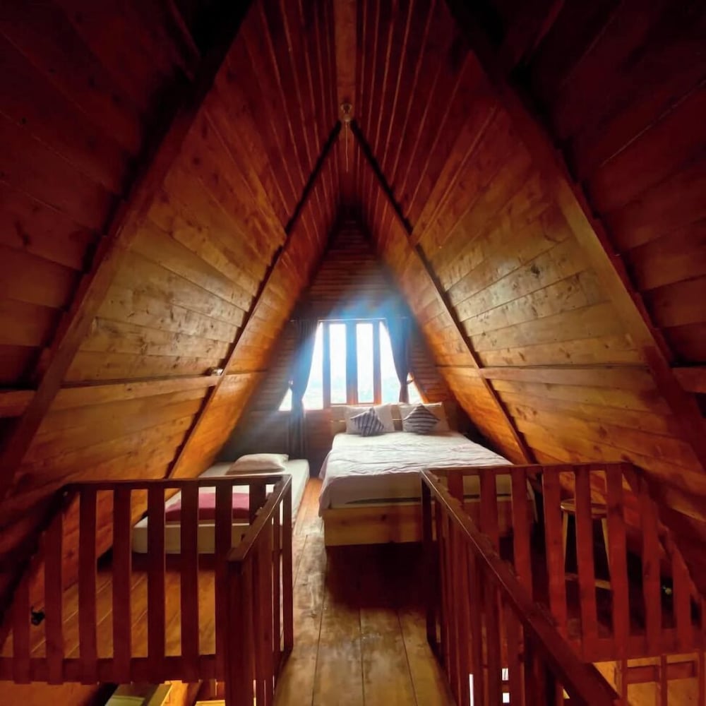 Diamond Cabin House