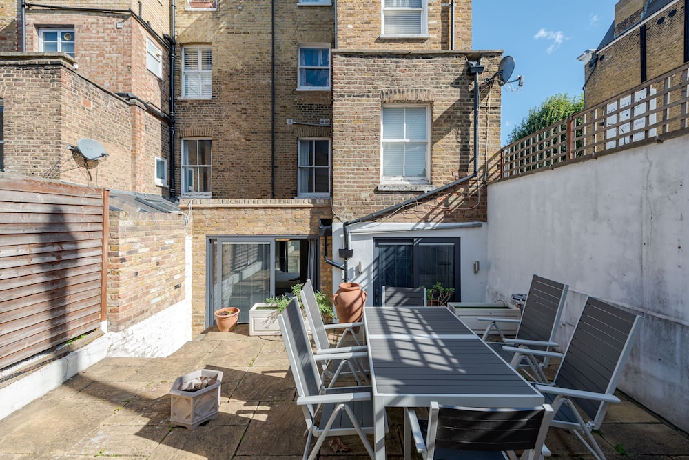 outdoor bbq area