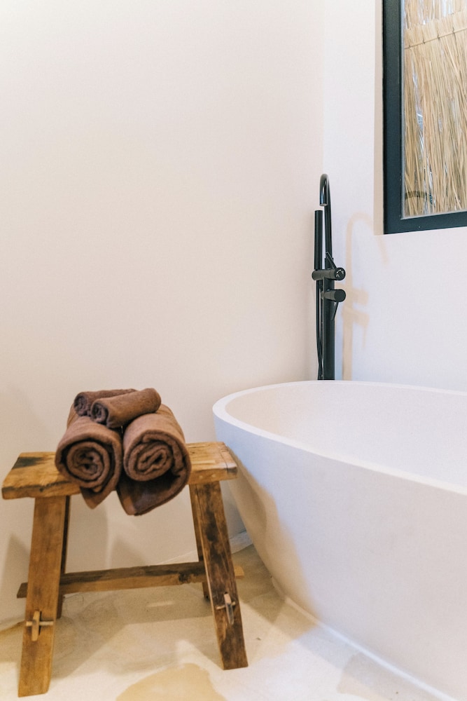 Trendy Boho 3BR Cozy Living 5min to La Brisa