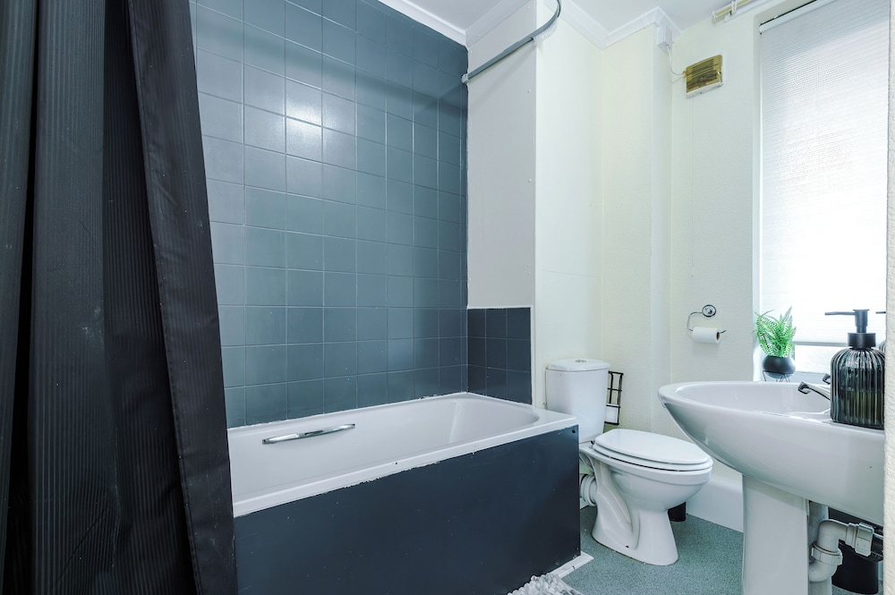 Modern 1 Bed - Close to City Centre