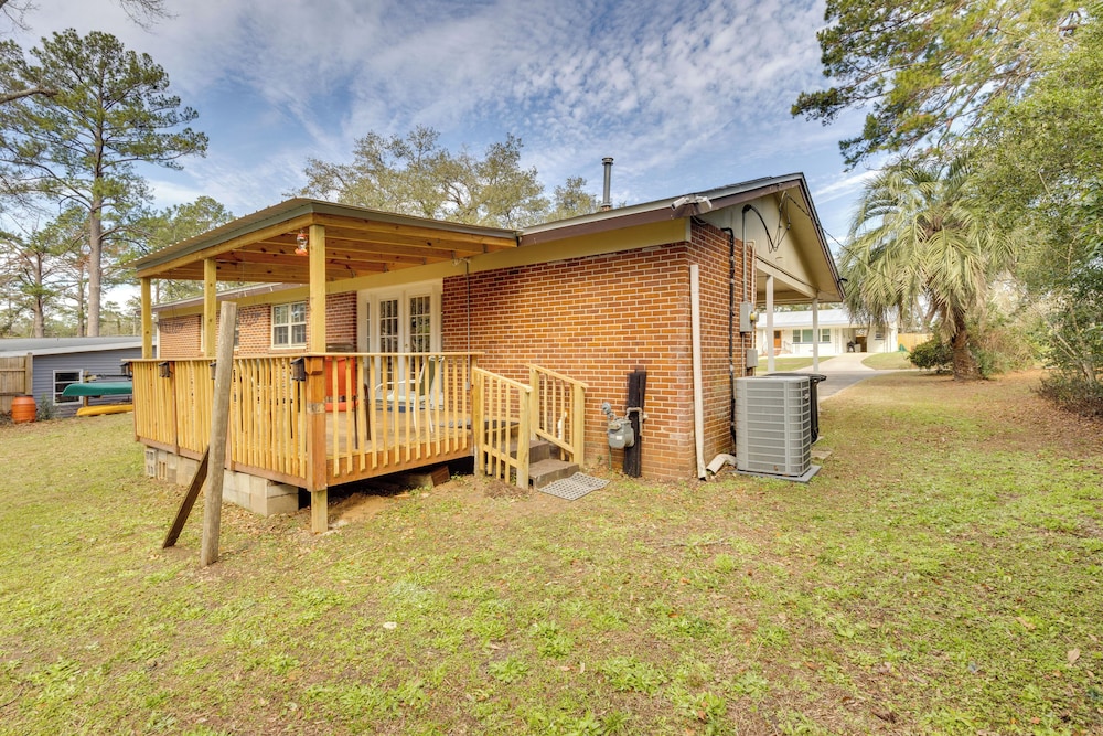 4 Mi to Fsu! Family Gem w/ Deck in Tallahassee