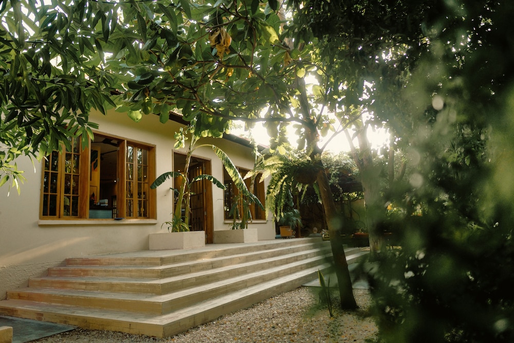 Hotel Viajero Santa Marta Hostel - Image 1