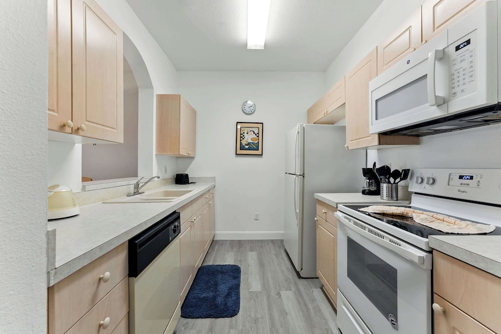 Resort Condo 3BR - Pool Balcony Near Disney