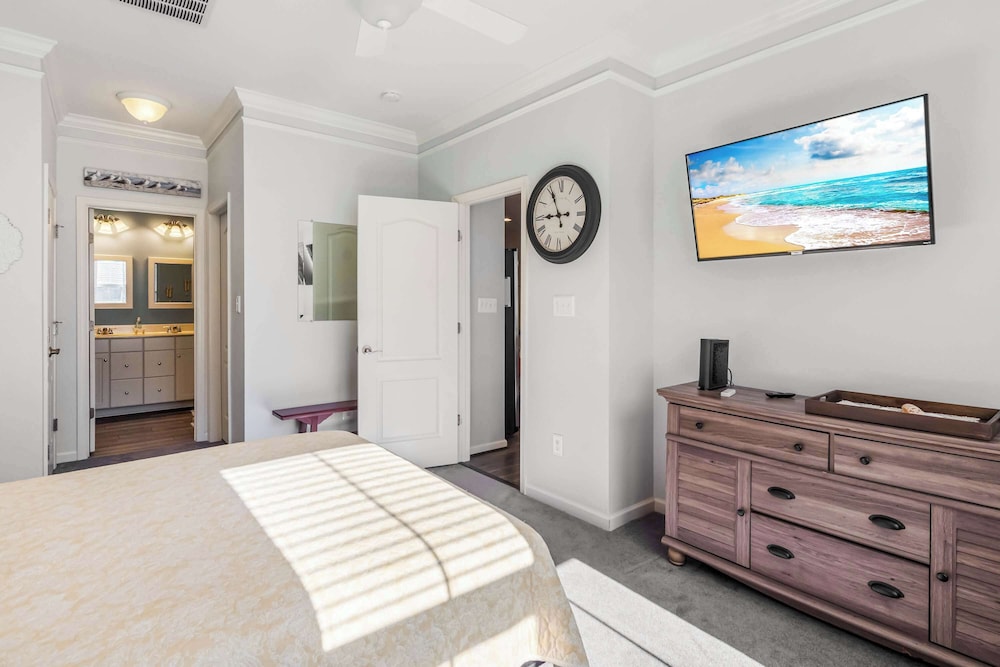 Old Canal Getaway - Stay for 6