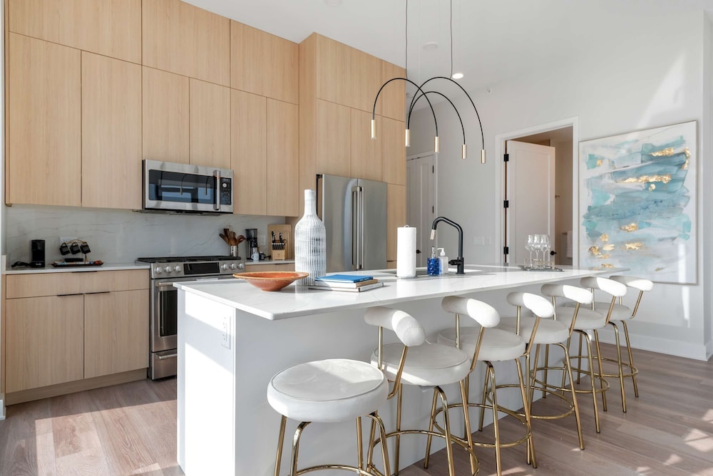 Penthouse Near Fulton Market 3BR Luxury