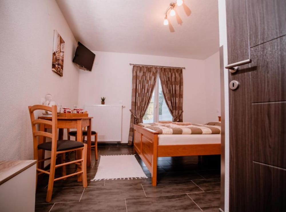 Mountain Serenity Rooms