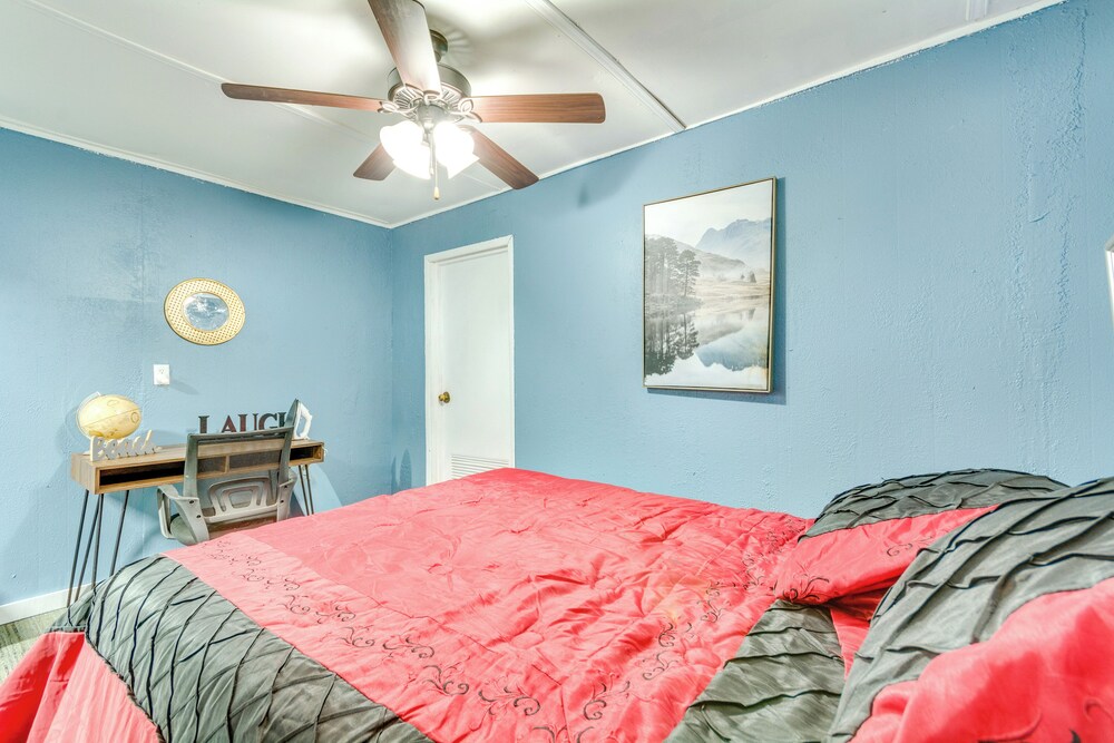 Centrally Located North Little Rock Studio w/ Yard