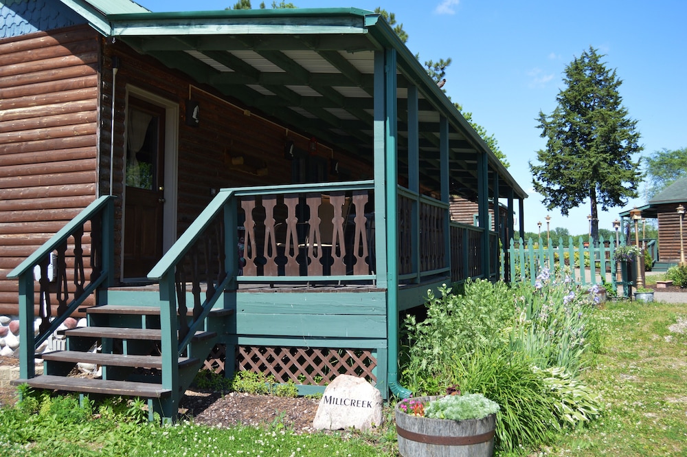 Moon River Cabins