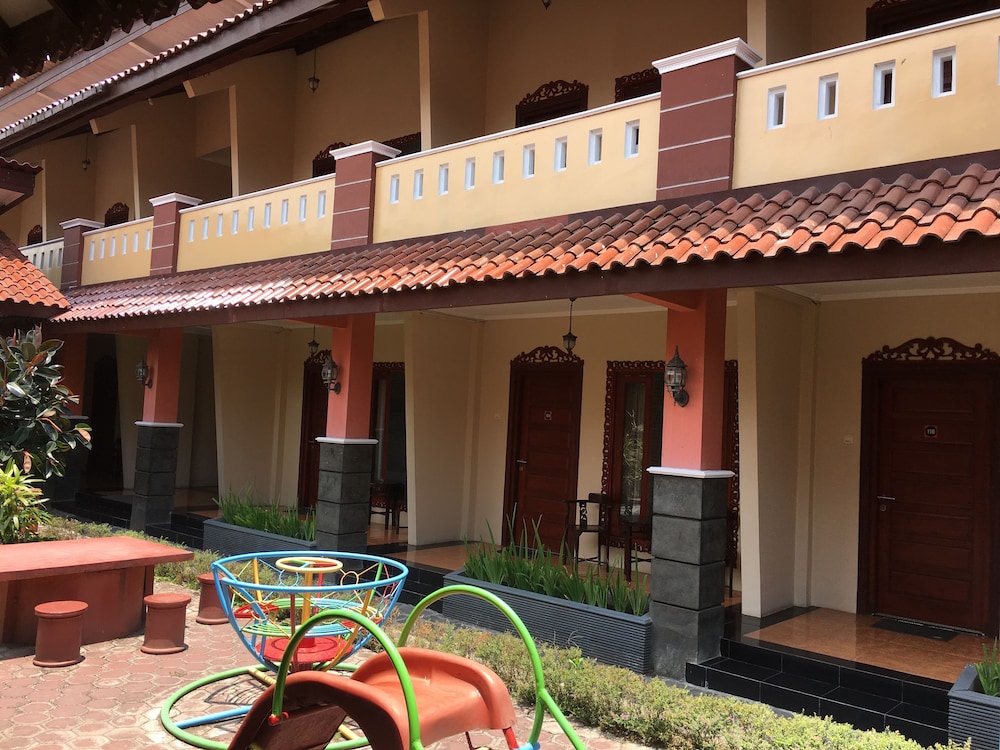 3C Familia Residence