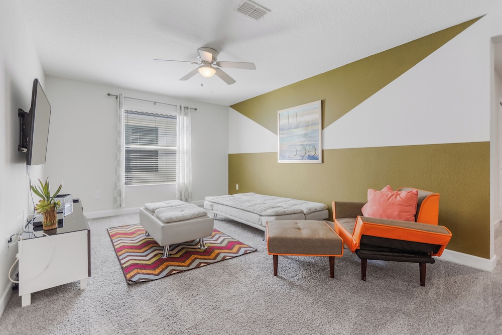 Kissimmee Retreat  6BR House Sleeps 14