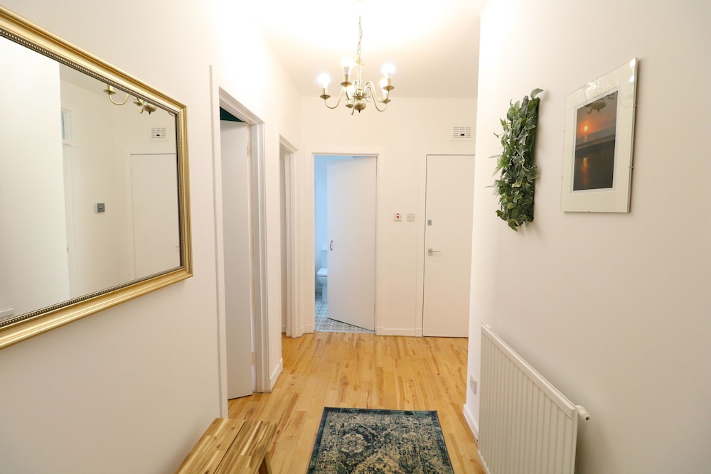 Comfortable Apartment in West End