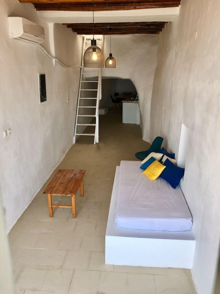 Klima House en Milos — hotel room