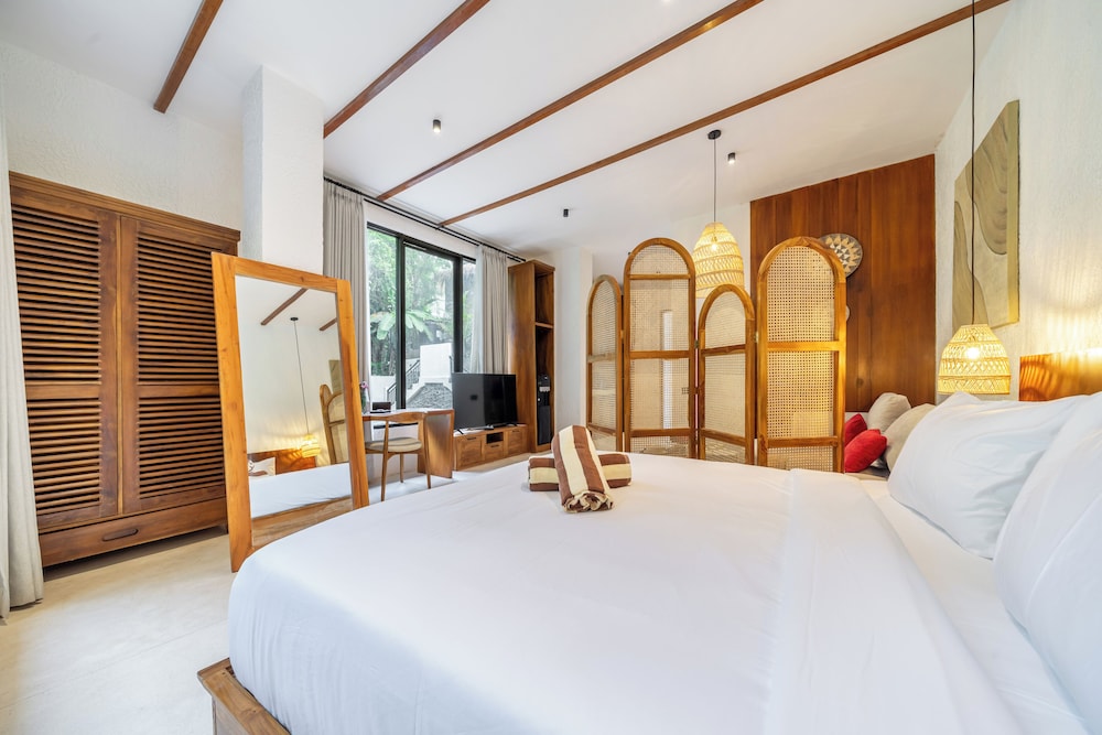 Sacred Jungle by EVDEkimi Ubud – Modern Villas and Apartments with Kitchens, Pools, & Personalized Concierge Service
