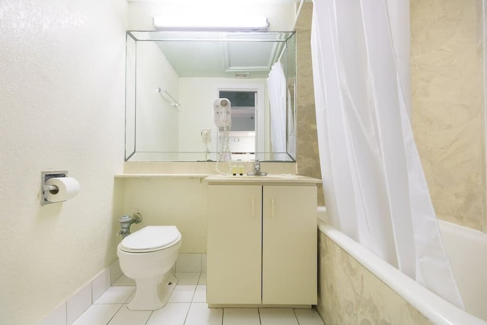 637 Ocean View Hollywood view 2