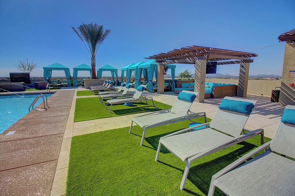 Rooftop Pool with Views-King Beds-Parking 1123 - Property Image 39