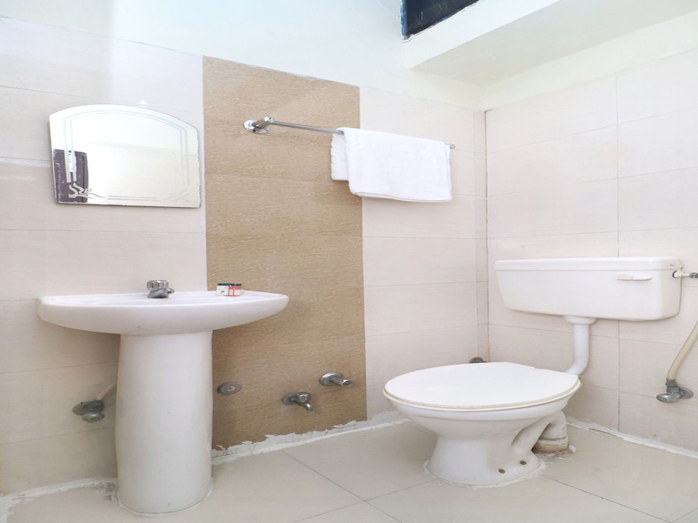 OYO 14860 Hotel Silver Star