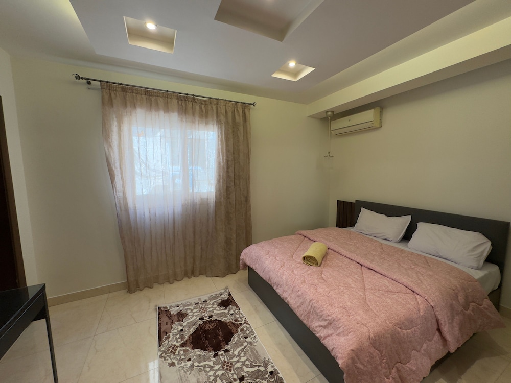 1108 Spacious 3BR Apt 2BA Near Airport