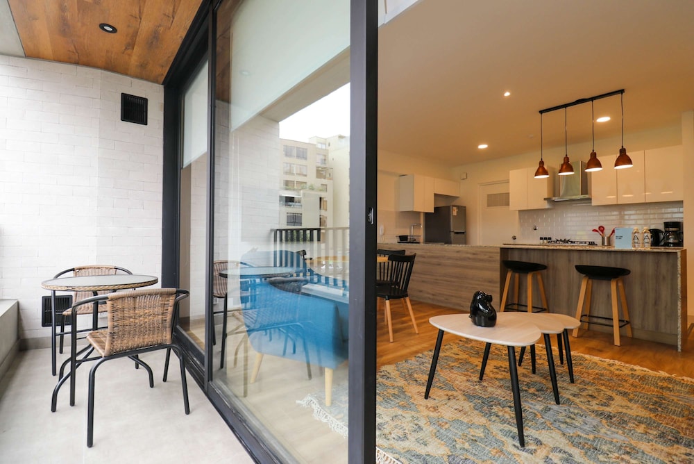 w Brilliant 1BR w Amazing Balcony in Miraflores