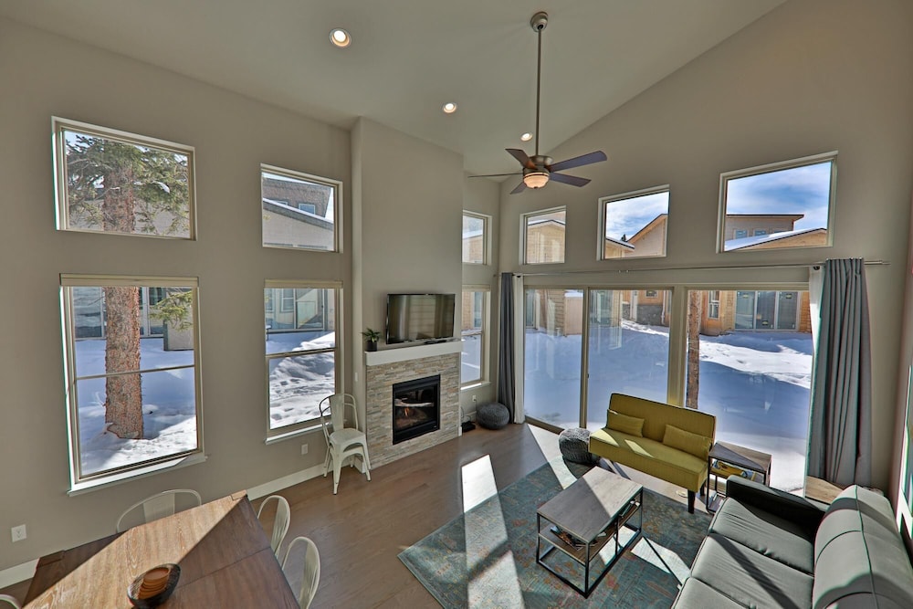 Journey Way 2 Br In Rendezvous 2 Bedroom Townhouse by Redawning