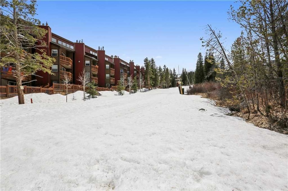 Pines 101 Ski in out 4 BR Town House