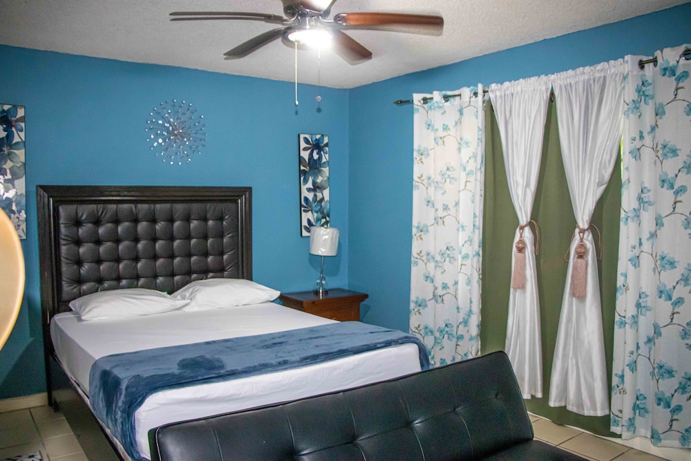 Seawind On the Bay - Apartments