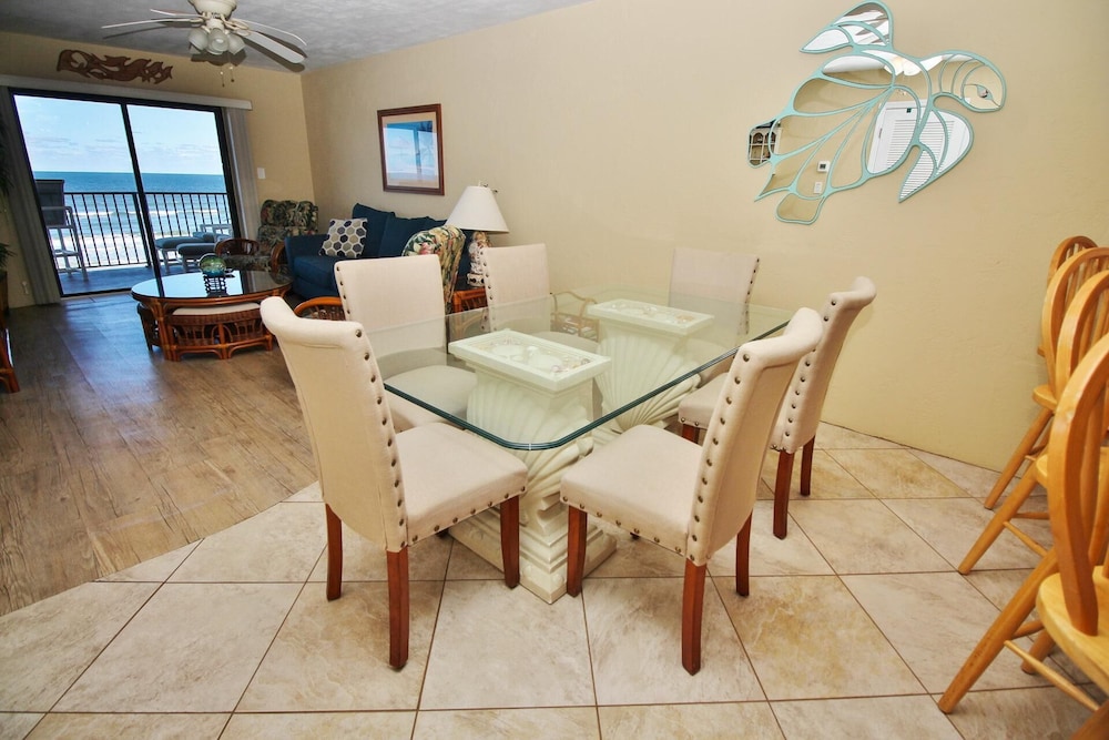 Hacienda del Sol II 413