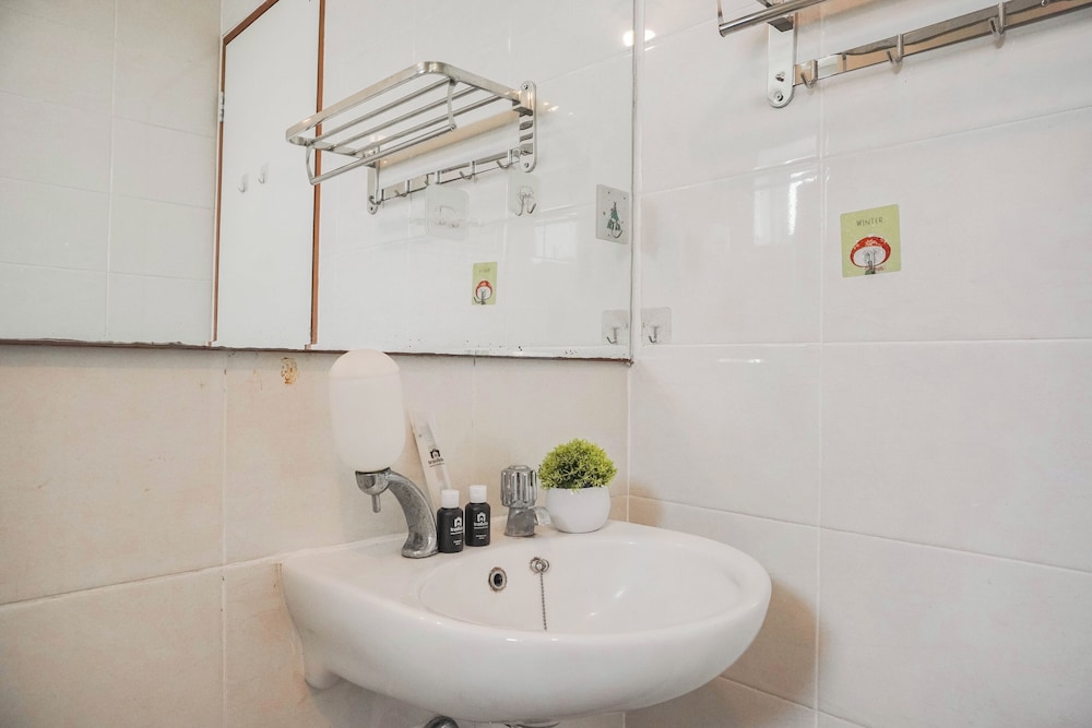 Spacious And Comfortable 2Br At Green Bay Condominium Apartment