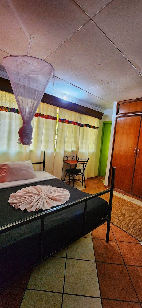 WE TRAVEL HOSTEL
