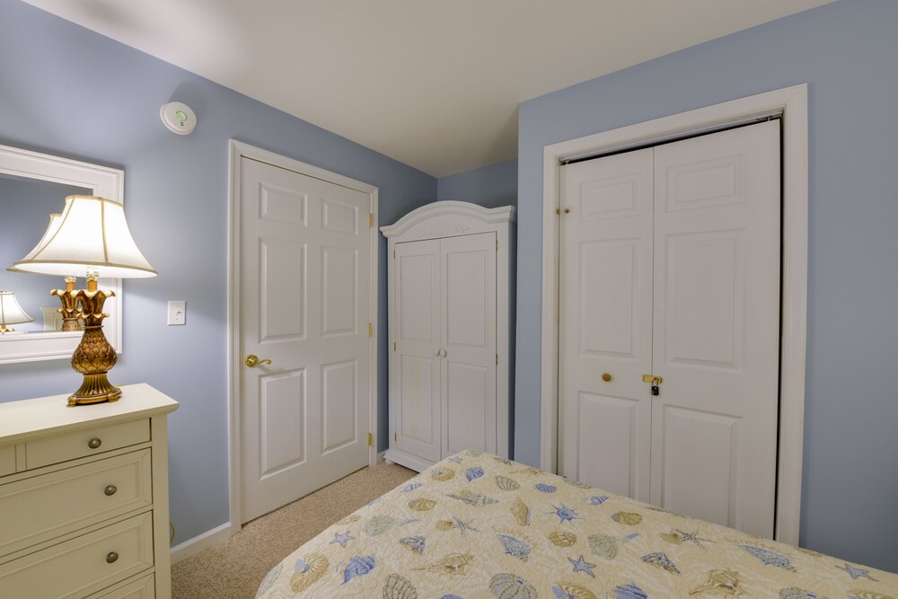 Wildwood Getaway w/ Ocean View - 1 Block to Beach! view 2