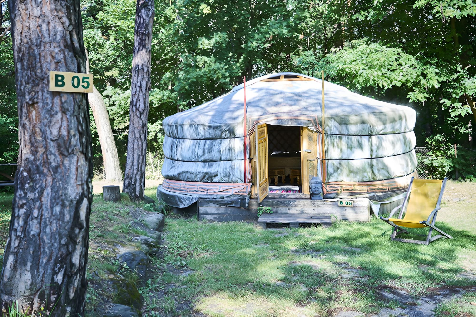 Yourtes Camping Le Reclus