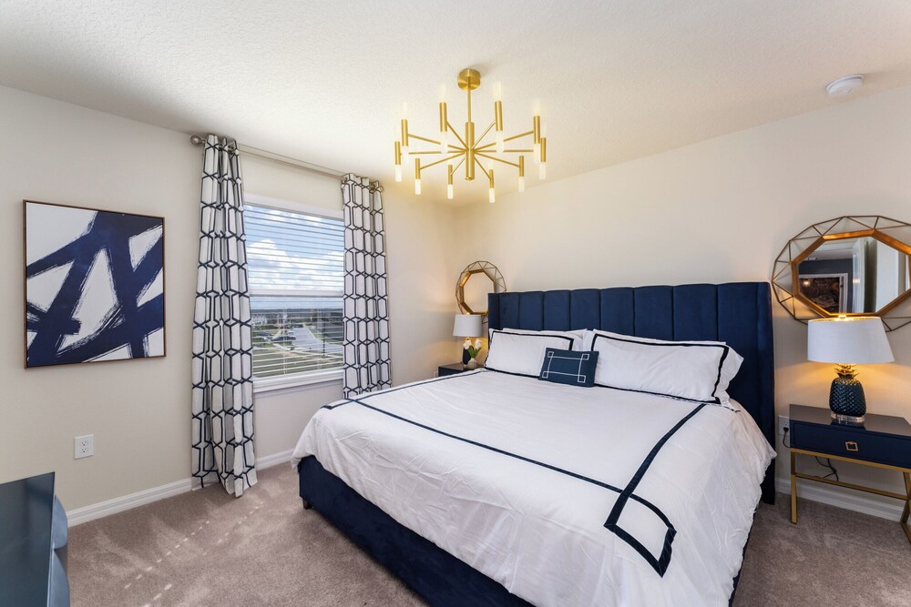 Amazing 8BR Villa by Disney Pool Theater