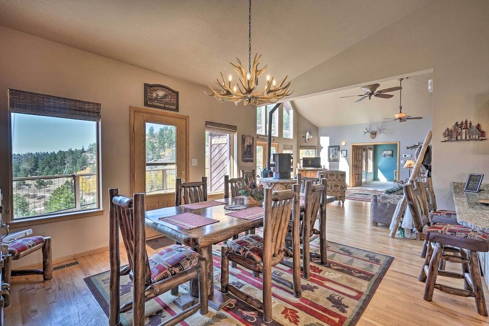 Mtn-view Cabin w/ Deck, 3 Mi to Cripple Creek! - Property Image 1