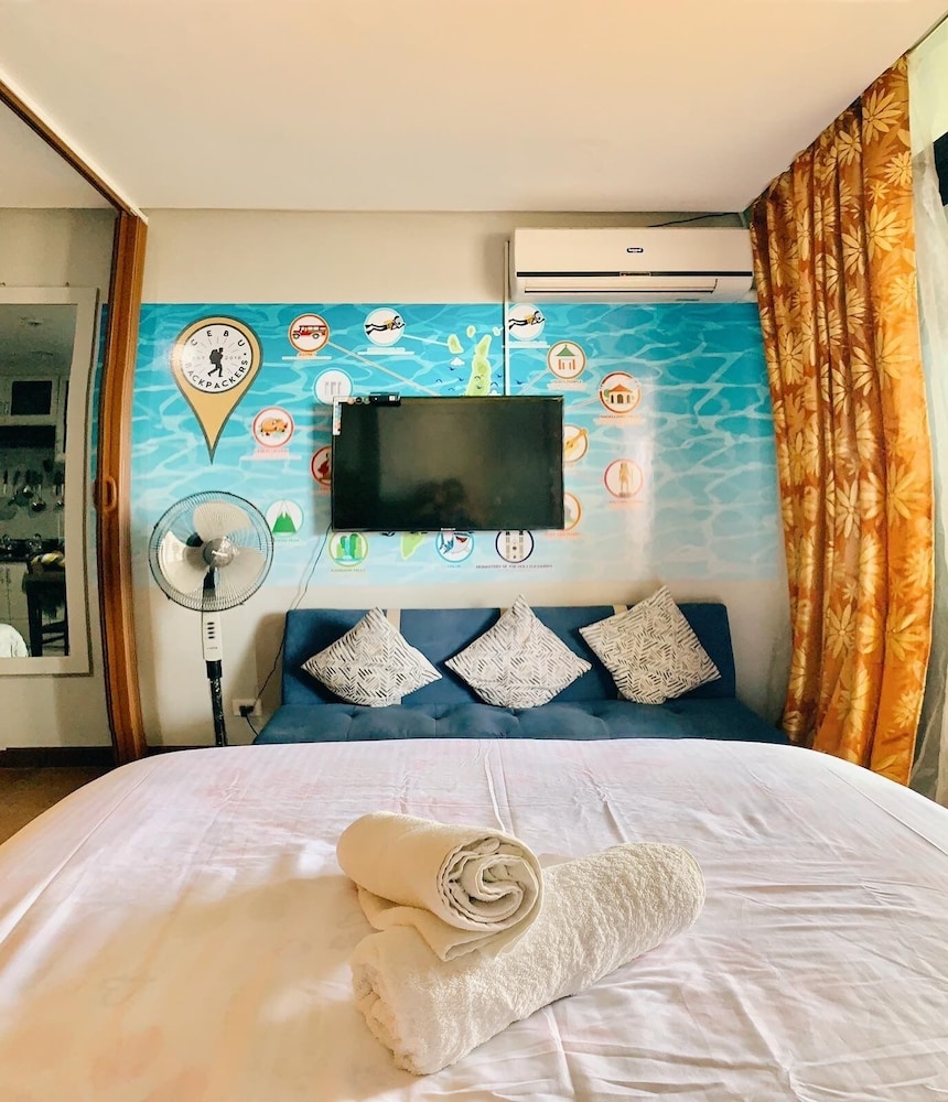 Cebu Vacations - Spacious 1 BR Unit in AppleOne Ayala - Property Image 2