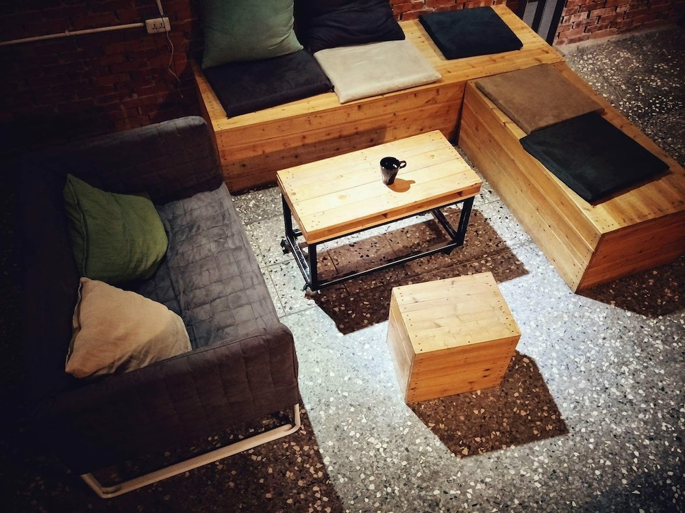 Lane62 Hostel