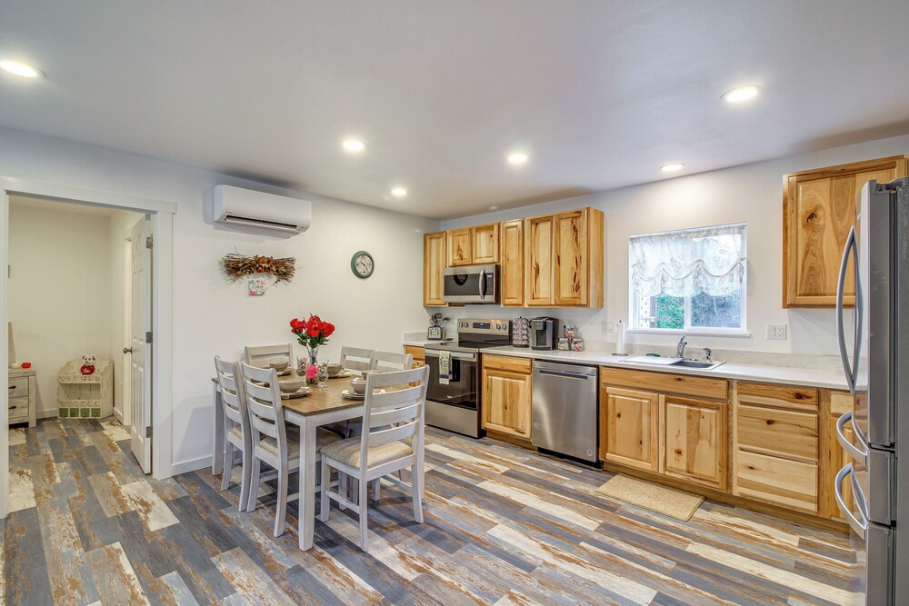 Near Ocean: 'home Away From Home' in Gold Beach