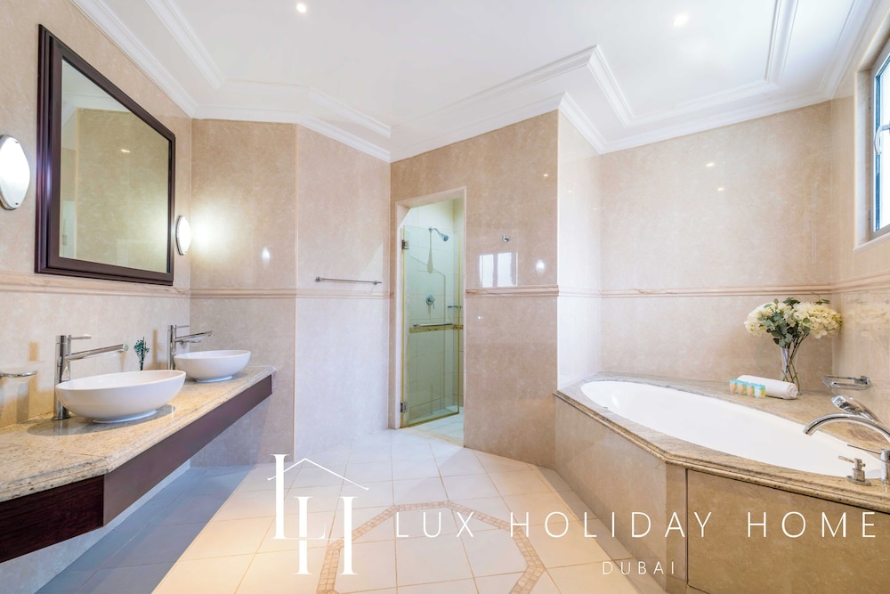 LUX The Ultimate Island Palm Villa