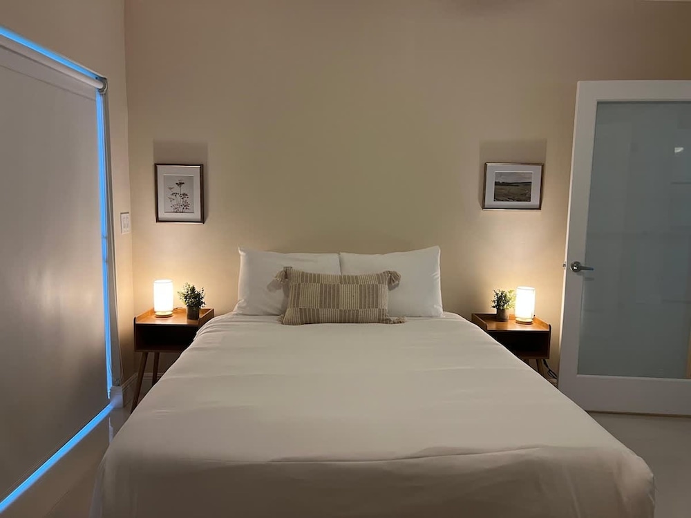 Open-concept Urban Stay