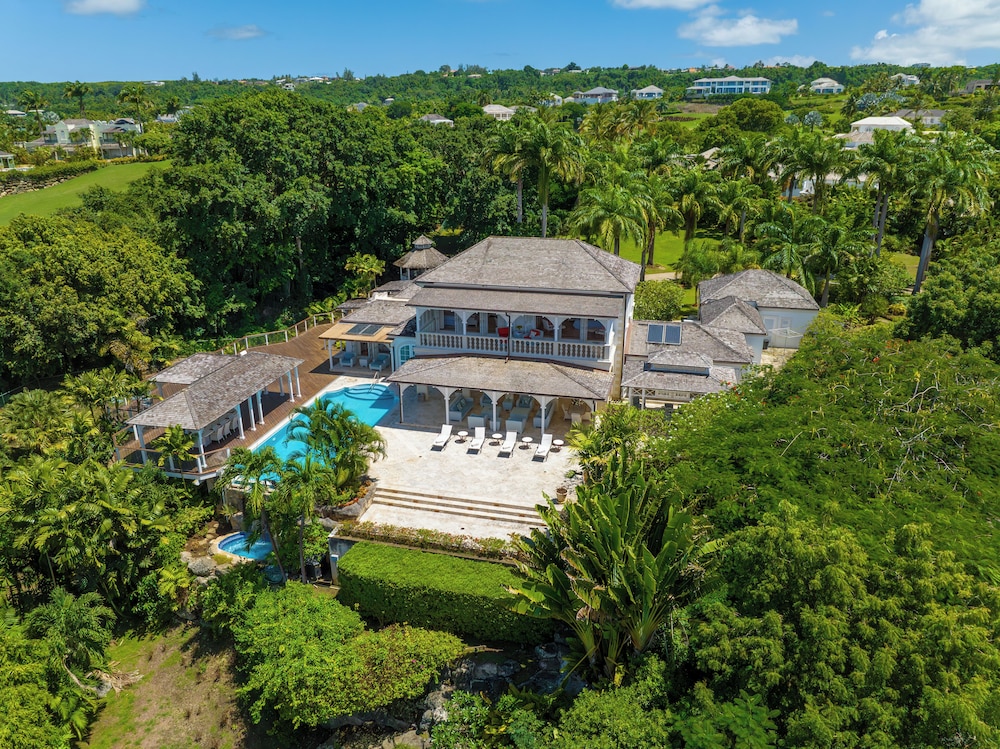 Waterfalls - 6 bed Peaceful and Secure Luxury