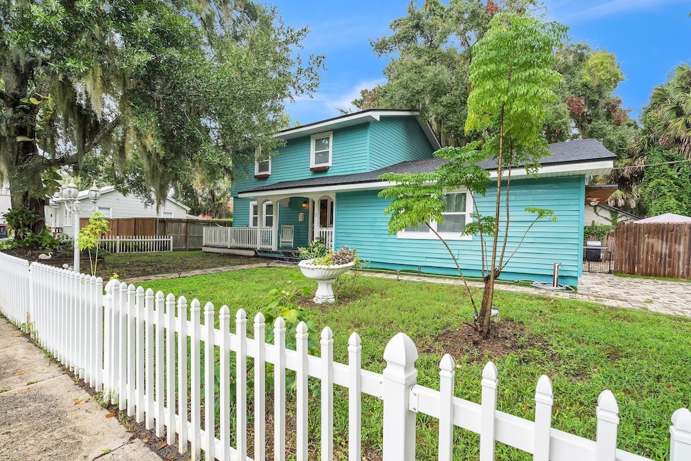 Relaxing Home Near St. Augustine Attractions 4 Bedroom Residence