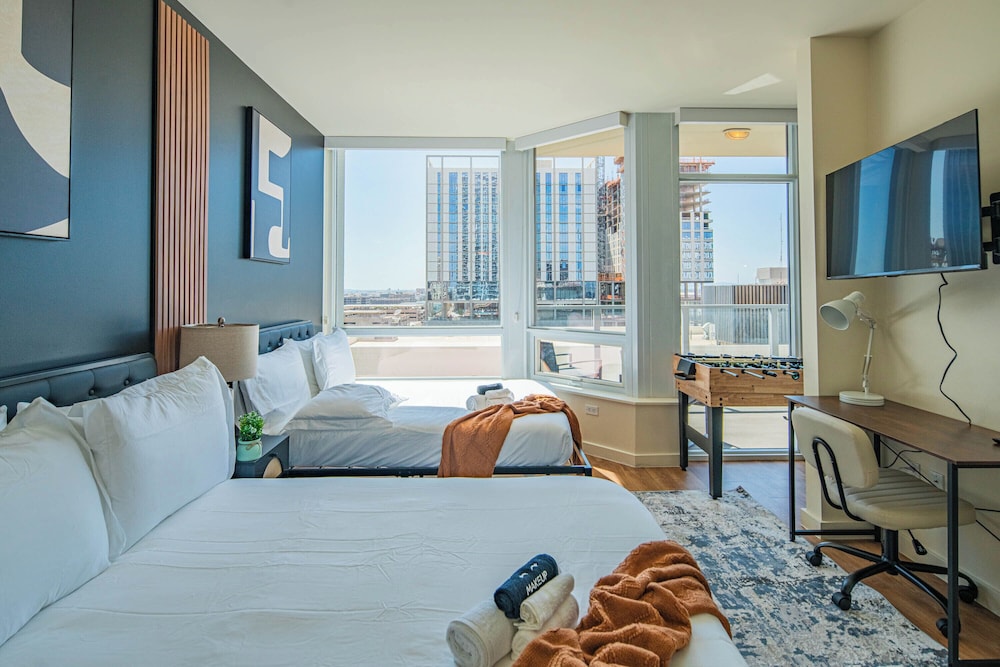 ROVE LIVING/KL - 44 Monroe