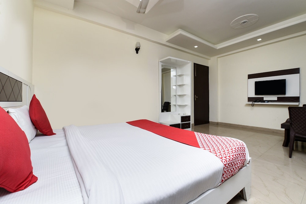 OYO 8500 Hotel Sun Palace Residency