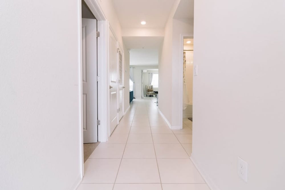 Beautiful Decor 2BR Apartment Near Disney