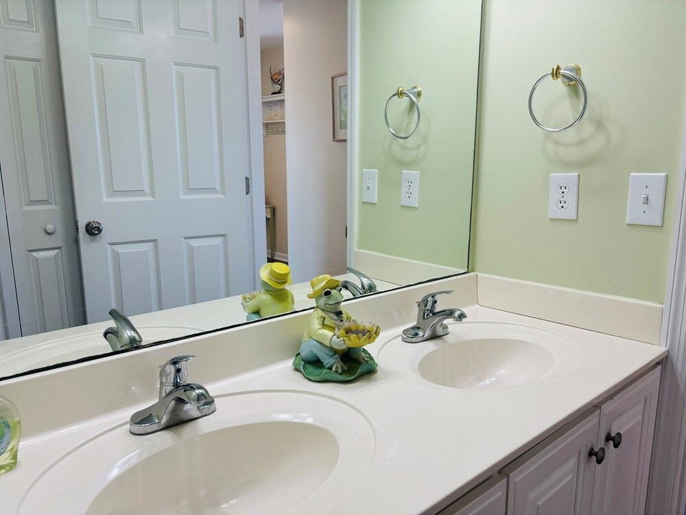 Seascape - 3 Br Home